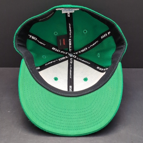 Lids Blank Green Flat Bill 210 Fitted Hat by Flexfit,Size 7 1/4-7 5/8. - Picture 5 of 9